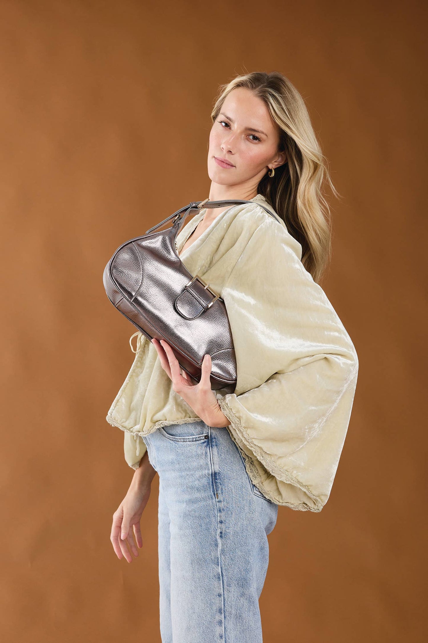 JN2646 Madrid Buckle Shaped Shoulder Bag/Crossbody: Gunmetal